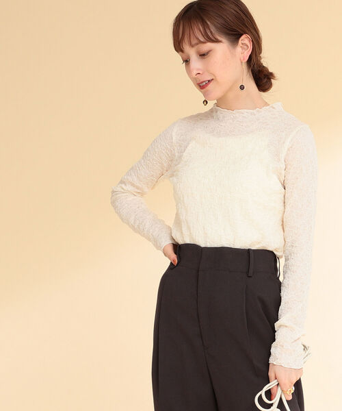 Ray BEAMS（レイビームス）の「Ray BEAMS / シャーリング ボトルネック Tシャツ（Tシャツ/カットソー・レディース・ブラック/オフホワイト/グリーン系その他2・ONE SIZE）」の4枚目の写真