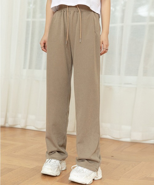 DAY CLOSET（デイ クローゼット）の「【大きいサイズ有/ドローコード裾調節可】シルエットアレンジスウェットジョガーパンツ レディース（スウェットパンツ・レディース・ホワイト/チャコールグレー/ブラック/ベージュ/グレー/グリーン/カーキブラウン/ブルー/パープル/オレンジ/ピンク・S/M/L/XL）」の5枚目の写真