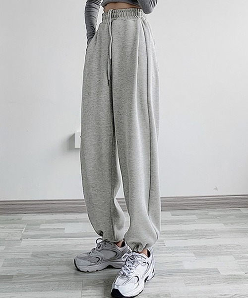 DAY CLOSET（デイ クローゼット）の「【大きいサイズ有/ドローコード裾調節可】シルエットアレンジスウェットジョガーパンツ レディース（スウェットパンツ・レディース・ホワイト/チャコールグレー/ブラック/ベージュ/グレー/グリーン/カーキブラウン/ブルー/パープル/オレンジ/ピンク・S/M/L/XL）」の18枚目の写真