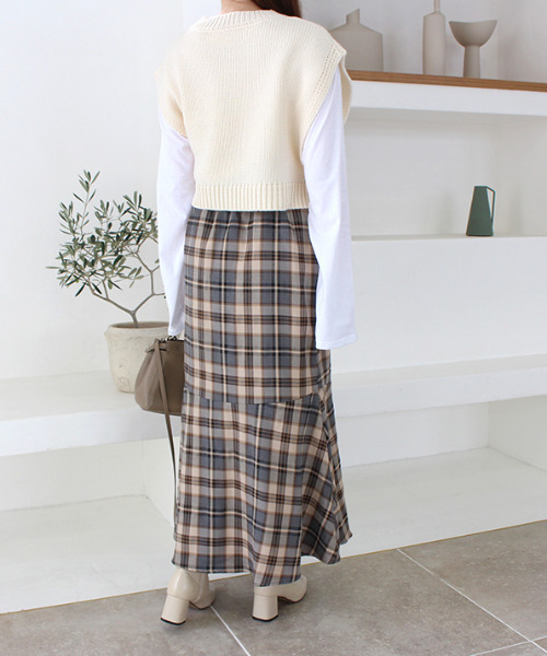 MODE ROBE（モードローブ）の「サイドリボンレイヤードニットベスト（ベスト・レディース・アイボリー/ブラック・FREE）」の12枚目の写真