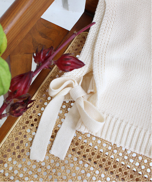 MODE ROBE（モードローブ）の「サイドリボンレイヤードニットベスト（ベスト・レディース・アイボリー/ブラック・FREE）」の15枚目の写真