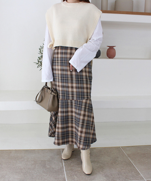 MODE ROBE（モードローブ）の「サイドリボンレイヤードニットベスト（ベスト・レディース・アイボリー/ブラック・FREE）」の7枚目の写真