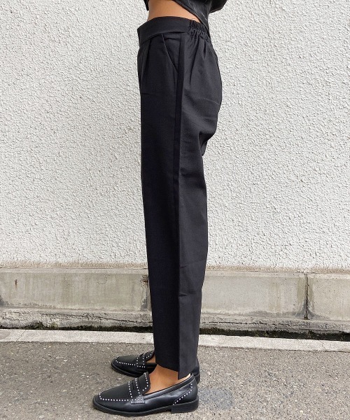 esutoreja（エストレジャ）の「カラータックリネンパンツ（その他パンツ・レディース・レッド/ブラック/ベージュ・S/M）」の11枚目の写真