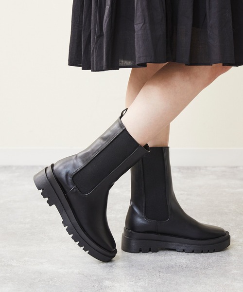 menue(メヌエ)の「トラックソール サイドゴアブーツ(ブーツ・レディース・ブラック/ダークブラウン・LL/S/M/L)」の1枚目の写真