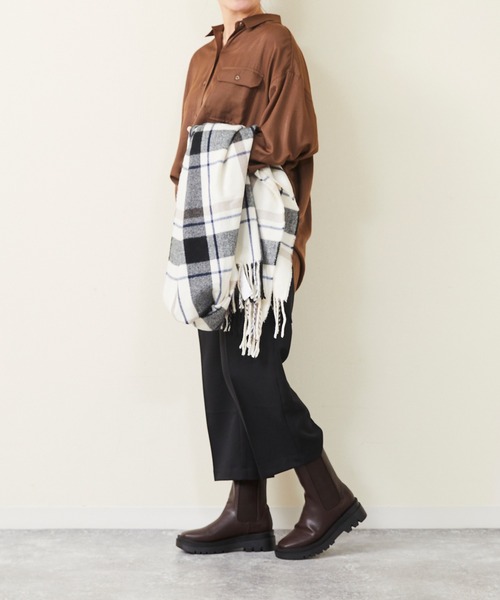 menue(メヌエ)の「トラックソール サイドゴアブーツ(ブーツ・レディース・ブラック/ダークブラウン・LL/S/M/L)」の4枚目の写真