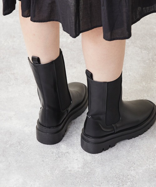 menue(メヌエ)の「トラックソール サイドゴアブーツ(ブーツ・レディース・ブラック/ダークブラウン・LL/S/M/L)」の5枚目の写真