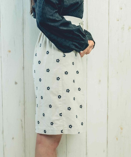 Hamble by Par Avion(ハンブルバイパラビオン)の「デイジースカート(スカート・レディース・アイボリー/ブラック・ONESIZE)」の5枚目の写真
