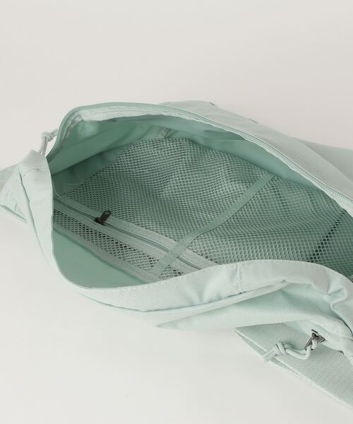 NIKE（ナイキ）の「NIKE/ナイキ ヒップバック BA5751-320（ボディバッグ/ウエストポーチ・メンズ・グリーン系その他・FREE）」の4枚目の写真