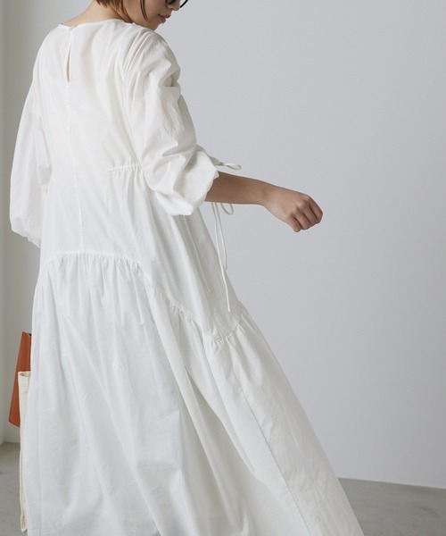 forksy.（フォルクシー）の「【forksy.】ドロストシャーリングボリュームスリーブワンピース（ワンピース・レディース・ブラック/オフホワイト/オレンジ/ライトグリーン/ケリー/ロイヤルブルー/ピンク/コバルトブルー/ブラック系/ブルー系/グリーン系/ピンク系・FREE）」の15枚目の写真