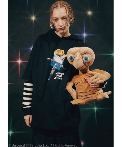 Candy Stripper（キャンディストリッパー）の「//E.T.×Candy Stripper//E.T.LAYERED（パーカー・レディース・ブラック/レッド/アイボリー・2）」の2枚目の写真