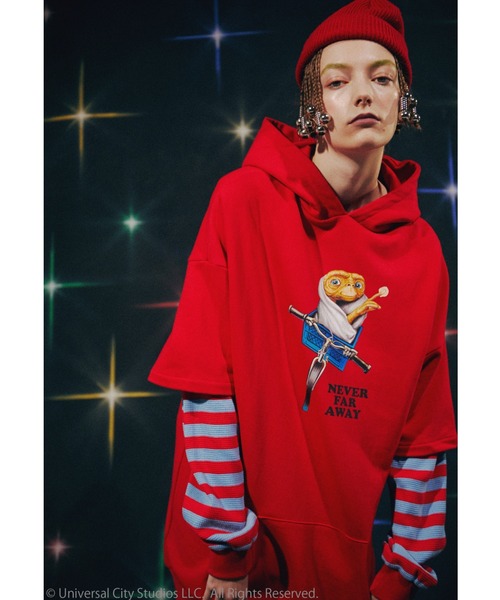 Candy Stripper（キャンディストリッパー）の「//E.T.×Candy Stripper//E.T.LAYERED（パーカー・レディース・ブラック/レッド/アイボリー・2）」の6枚目の写真