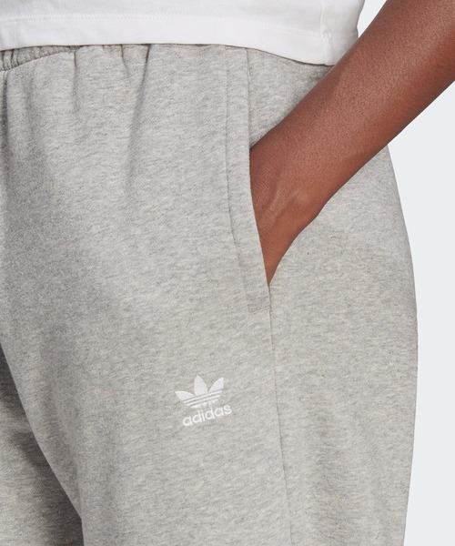 adidas(アディダス)の「アディカラー エッセンシャルズ フリースジョガー / アディダスオリジナルス(スウェットパンツ・レディース・ブラック/ヘザーグレー/ブルー系その他/ブラウン/ホワイト・SMALL/MEDIUM/LARGE/X-LARGE/XX-LARGE/X-SMALL)」の15枚目の写真
