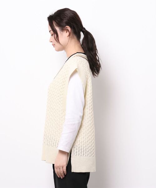 Samansa Mos2 blue（サマンサモスモスブルー）の「チルデンニットベスト（ベスト・レディース・キナリ/チャコール/ベージュ・ﾌﾘ-）」の5枚目の写真