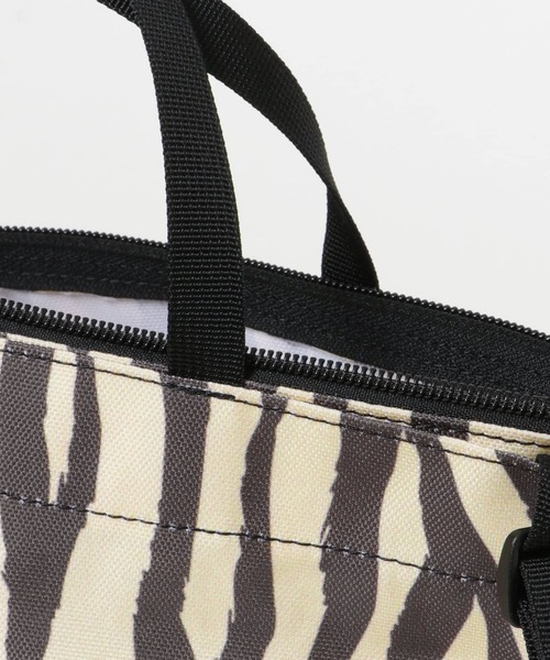 Drifter（ドリフター）の「『別注』DRIFTER×DOORS　ショルダートートバッグ（ショルダーバッグ・レディース・ブラック/ベージュ/ブラック系その他/アニマル/グリーン・ONE）」の10枚目の写真