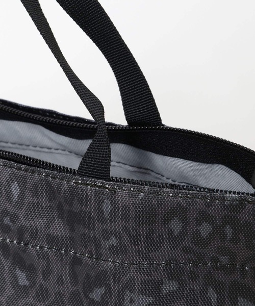 Drifter（ドリフター）の「『別注』DRIFTER×DOORS　ショルダートートバッグ（ショルダーバッグ・レディース・ブラック/ベージュ/ブラック系その他/アニマル/グリーン・ONE）」の7枚目の写真