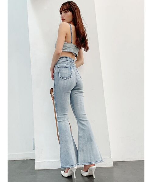 GYDA(ジェイダ)の「フロントZIPフレアデニムロンパース(つなぎ/オールインワン・レディース・インディゴブルー/ライトブルー・SMALL/MEDIUM)」の3枚目の写真