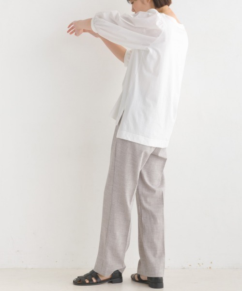 OMNES（オムネス）の「ストレッチ杢センタープレススラックスパンツ（スラックス・レディース・ベージュ/グレー・FREE）」の11枚目の写真