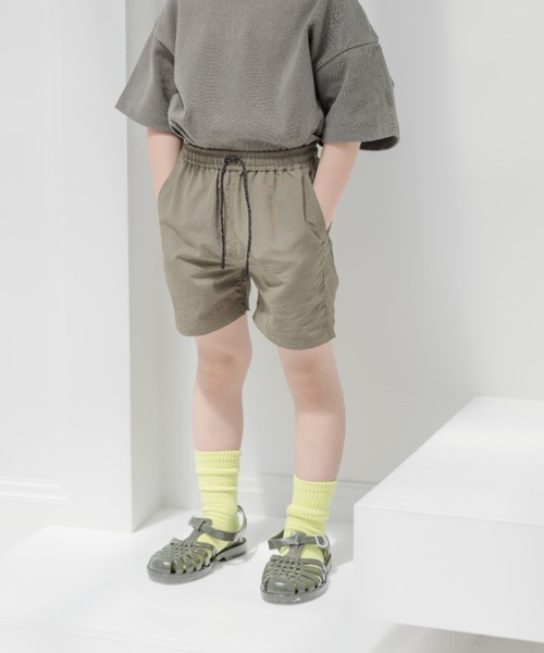 LOWRYS FARM(ローリーズファーム)の「ナイロンショートパンツ 264773(その他パンツ・キッズ・ブラック/カーキ/ブルー/イエロー/オレンジ/ピンク・110cm/120cm/130cm/140cm/150cm)」の3枚目の写真