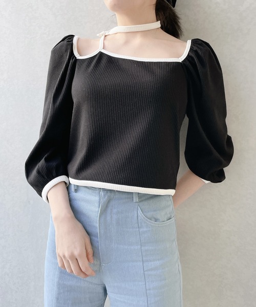 lilLilly（リルリリー）の「リブチョーカートップス（Tシャツ/カットソー・レディース・ベージュ/ブラック/ブルー・FREE）」の2枚目の写真