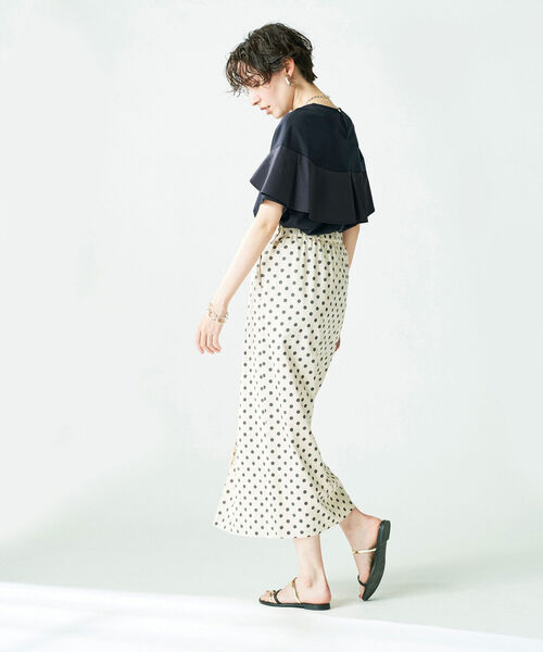 NOLLEY’S Sophi（ノーリーズソフィ）の「◇【WEB限定】バックフリル異素材使いプルオーバーカットソー（Tシャツ/カットソー・レディース・ホワイト/ブラック/ベージュ/ネイビー・38）」の22枚目の写真