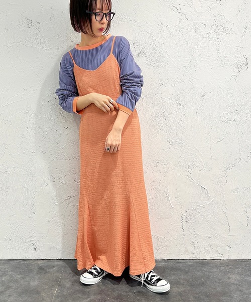apres jour mignon（アプレジュールミニョン）の「クシュクシュクロスキャミワンピ【ZOZOTOWN限定アイテム】（ワンピース・レディース・ブラウン系その他/オレンジ/ブラック・フリー/X-LARGE）」の4枚目の写真