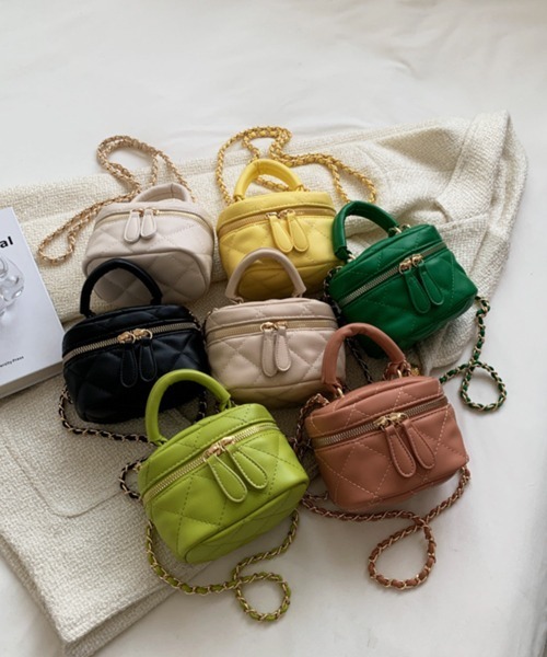 Pochi Pouch(ポチポーチ)の「Pochi Pouch/ 合成皮革/人工皮革 キルティング チェーン ミニショルダーバッグ(ショルダーバッグ・レディース・ブラック/ベージュ/イエロー/グリーン/アイボリー/ミント/ベビーピンク・FREE)」の16枚目の写真