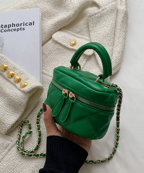 Pochi Pouch(ポチポーチ)の「Pochi Pouch/ 合成皮革/人工皮革 キルティング チェーン ミニショルダーバッグ(ショルダーバッグ・レディース・ブラック/ベージュ/イエロー/グリーン/アイボリー/ミント/ベビーピンク・FREE)」の9枚目の写真