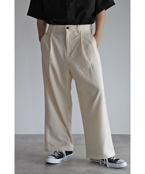 CREARE -LINO-(クレアーレリノ)の「タックワイドスラックスパンツ(スラックス・メンズ・ブラック/グリーン/アイボリー・M/L)」の1枚目の写真