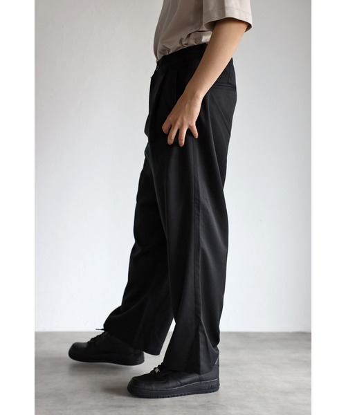 CREARE -LINO-(クレアーレリノ)の「タックワイドスラックスパンツ(スラックス・メンズ・ブラック/グリーン/アイボリー・M/L)」の21枚目の写真