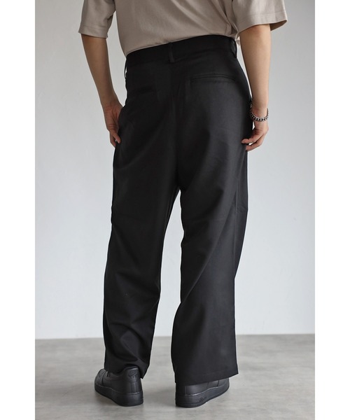 CREARE -LINO-(クレアーレリノ)の「タックワイドスラックスパンツ(スラックス・メンズ・ブラック/グリーン/アイボリー・M/L)」の15枚目の写真