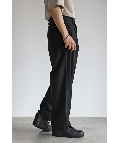 CREARE -LINO-(クレアーレリノ)の「タックワイドスラックスパンツ(スラックス・メンズ・ブラック/グリーン/アイボリー・M/L)」の18枚目の写真