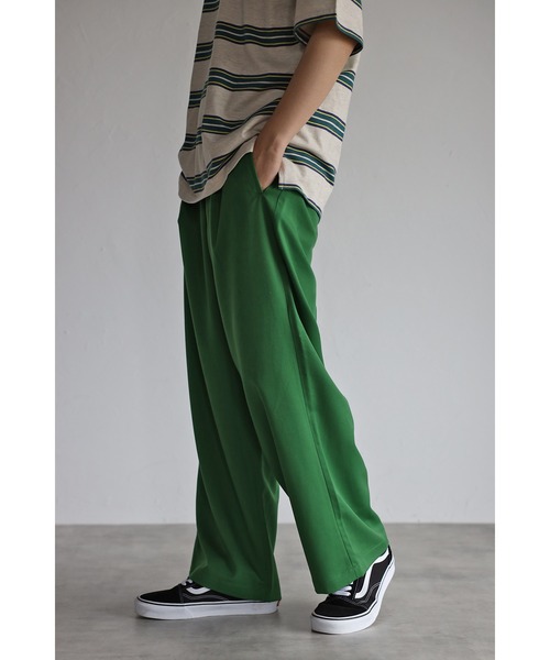 CREARE -LINO-(クレアーレリノ)の「タックワイドスラックスパンツ(スラックス・メンズ・ブラック/グリーン/アイボリー・M/L)」の22枚目の写真