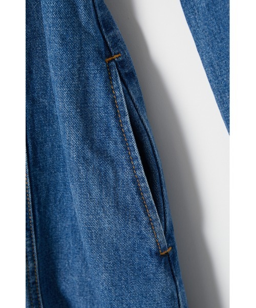 MOUSSY(マウジー)の「DENIM MAXI SHIRT ドレス(シャツワンピース・レディース・ブルー/ブラック・1/2)」の17枚目の写真