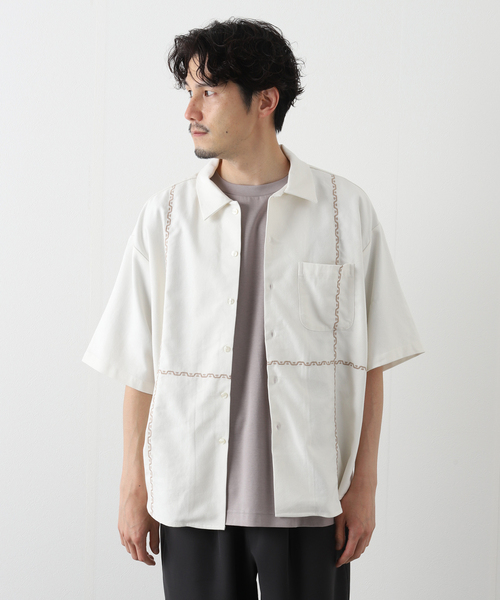 JOURNAL STANDARD relume(ジャーナルスタンダード レリューム)の「パターン柄 オーバーサイズ半袖シャツ(シャツ/ブラウス・メンズ・ホワイト/サックスブルー/ホワイト×ホワイト/ライトイエロー・MEDIUM/LARGE)」の2枚目の写真