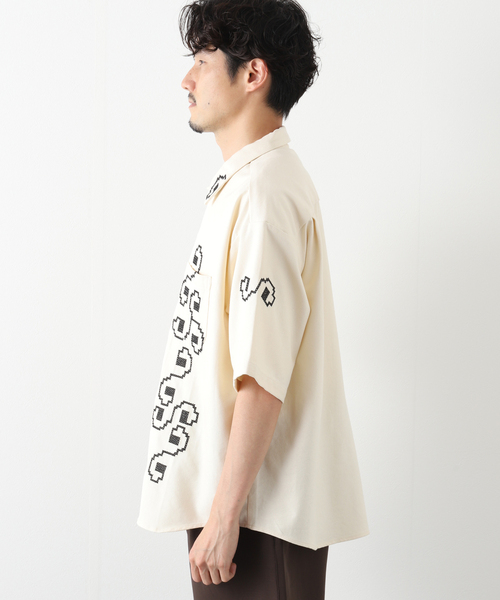 JOURNAL STANDARD relume(ジャーナルスタンダード レリューム)の「パターン柄 オーバーサイズ半袖シャツ(シャツ/ブラウス・メンズ・ホワイト/サックスブルー/ホワイト×ホワイト/ライトイエロー・MEDIUM/LARGE)」の11枚目の写真