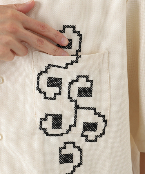 JOURNAL STANDARD relume(ジャーナルスタンダード レリューム)の「パターン柄 オーバーサイズ半袖シャツ(シャツ/ブラウス・メンズ・ホワイト/サックスブルー/ホワイト×ホワイト/ライトイエロー・MEDIUM/LARGE)」の17枚目の写真