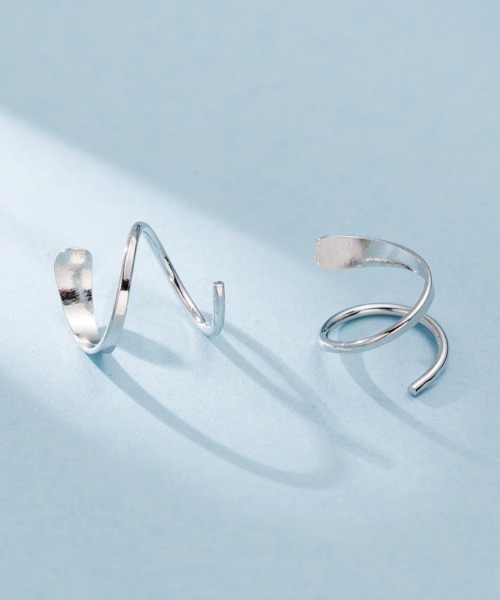 yu-ka（ユーカ）の「YU-KA : コイルピアス（ピアス（両耳用）・レディース・シルバー/ゴールド・FREE）」の4枚目の写真