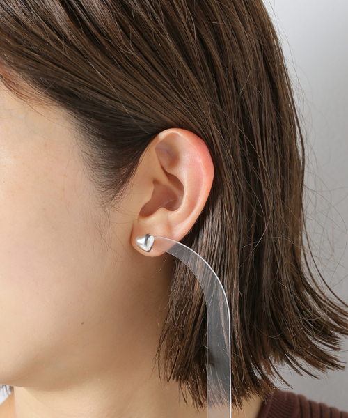 Charles Chaton（シャルルシャトン）の「NinaJules Heart ピアス（ピアス（両耳用）・レディース・シルバー・FREE）」の4枚目の写真