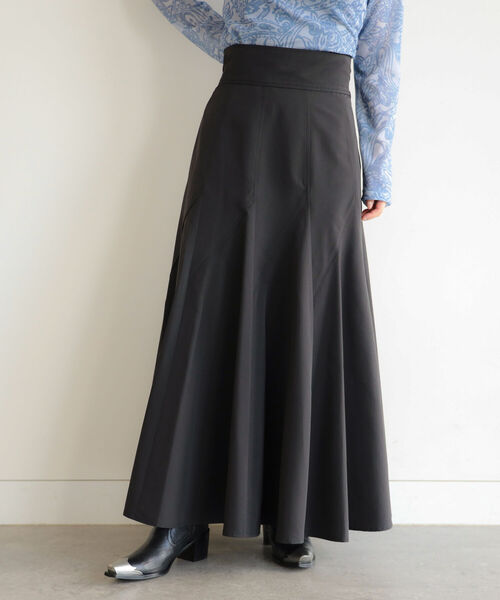 Ray BEAMS（レイビームス）の「RBS / タフタ エスカルゴ スカート（スカート・レディース・ブラック/ダークブラウン・1/0）」の4枚目の写真