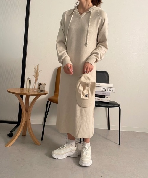 sakishimatokyo(サキシマトーキョー)の「パーカーニットスキッパーワンピース(ワンピース・レディース・ブラック/ベージュ・FREE)」の8枚目の写真