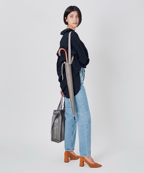 LeSportsac(レスポートサック)の「UMBRELLA N O ムーンロックN(長傘・レディース・グレー・FREE)」の4枚目の写真