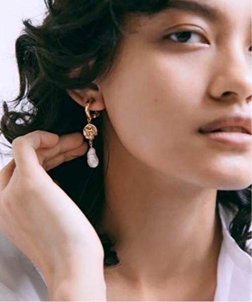 IRIS47(イリスフォーセブン)の「【IRIS 47】zeus earring CON11(イヤリング・レディース・ゴールド・FREE)」の5枚目の写真