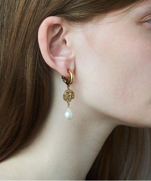 IRIS47(イリスフォーセブン)の「【IRIS 47】zeus earring CON11(イヤリング・レディース・ゴールド・FREE)」の6枚目の写真