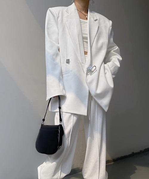 Vipoa（ヴィポア）の「メタルクリップデザインオーバーサイズジャケット（テーラードジャケット・レディース・ホワイト/ブラック・FREE）」の18枚目の写真