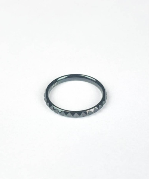 ARCHIVER(アーカイバ)の「【W】【it】【サージカルステンレス】金属アレルギー対応 2.6mm ピラミッドリング(リング・レディース・ブラック/シルバー/ピンクゴールド・9号/17号/15号/21号/13号/11号/7号/19号)」の4枚目の写真