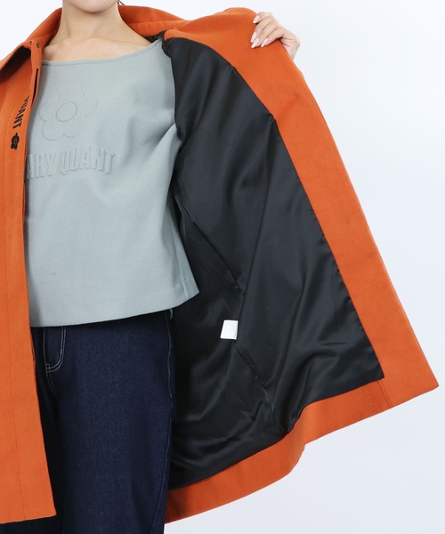 MARY QUANT（マリークワント）の「ラグランフロントロゴ ロングコート（ステンカラーコート・レディース・ブラック×ホワイト/ブラック/ピンク/オレンジ・M）」の21枚目の写真