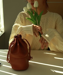 ケーブル編み クルーネックニット