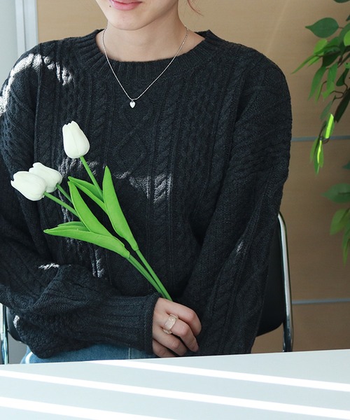 Auntie Rosa（アンティローザ）の「ケーブル編み クルーネックニット（ニット/セーター・レディース・ダークグレー/アイボリー・MEDIUM）」の2枚目の写真