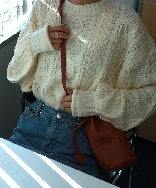 Auntie Rosa（アンティローザ）の「ケーブル編み クルーネックニット（ニット/セーター・レディース・ダークグレー/アイボリー・MEDIUM）」の13枚目の写真