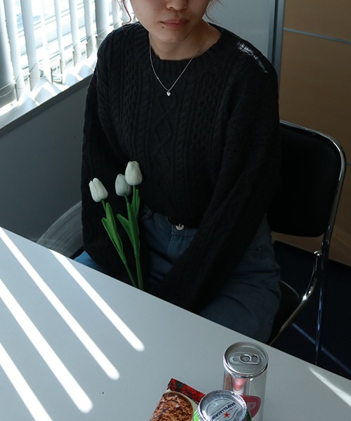 Auntie Rosa（アンティローザ）の「ケーブル編み クルーネックニット（ニット/セーター・レディース・ダークグレー/アイボリー・MEDIUM）」の3枚目の写真